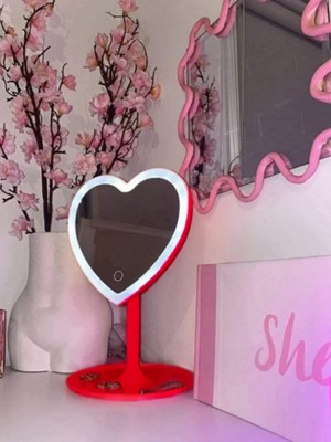 Özgürce Kalp Şeklinde Led'li Masaüstü Ayna, Şık ve Işlevsel Tasarım