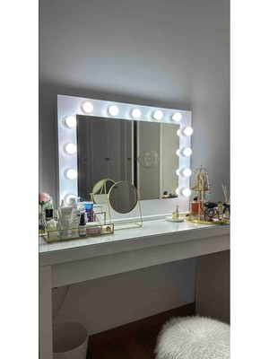 Özgürce Şık ve Pratik Makyaj Aynası, Parlak ve Net Görüntü Sağlar