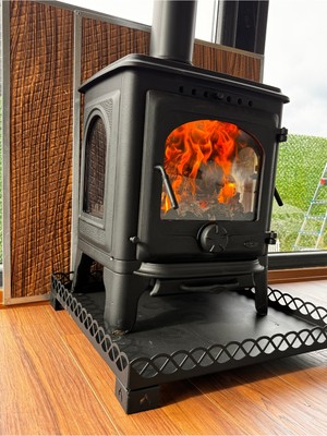 Özgürce Döküm Şömine Soba 057 – Şık ve Sıcak Atmosfer Yaratır