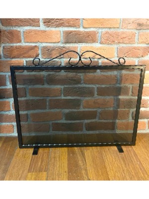 Özgürce Ferforje Desenli Şömine Siperliği, Şık ve Dayanıklı Aksesuar