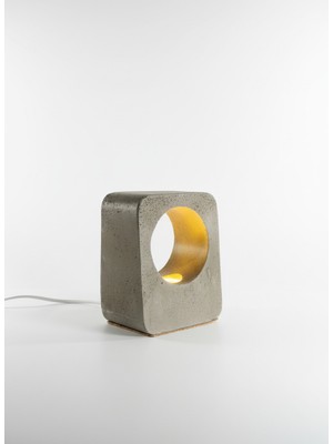 Biton Design Free Cube El Yapımı Modern Beton Masa Lambası