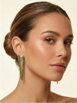 Gante Life Ince Üçgen Figürlü Kadın Küpe