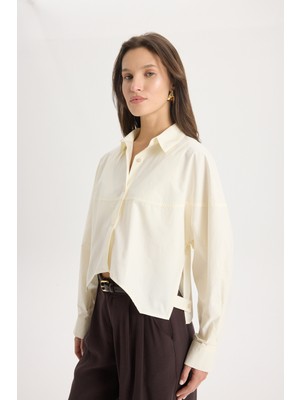 Mai Numen Yırtmaç Detay Ekru Kısa Gömlek