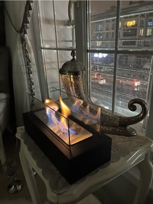 Özgürce Şık Siyah Metal Masaüstü Şömine, Yakıt ve Taş Hediye ile Dekorasyon Keyfi