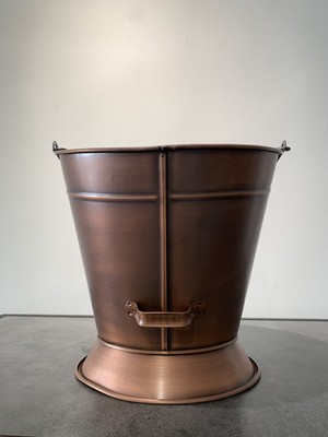 Özgürce Şık Yuvarlak Antik Bakır Odun Kovası, Doğal ve Estetik Dekorasyon Ürünü