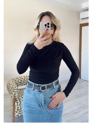 BeeYouStudio Siyah Tek Omuzda Büzgü Detaylı Body Suıt M