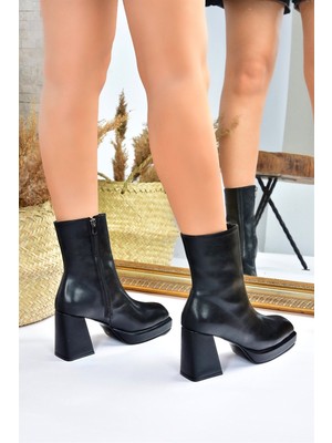 Fox Shoes Siyah Kalın Topuklu Günlük Kadın Bot L282190209