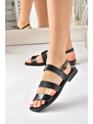 Fox Shoes Siyah Hakiki Deri Kalın Bantlı Günlük Kadın Sandalet M291042603