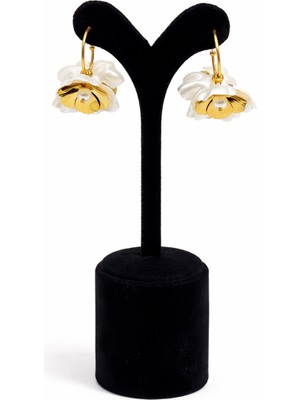 Pangu Inci Detaylı Çiçek Model Lak Kaplama Mineli Halka Küpe