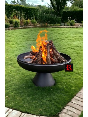 Özgürce Şık ve Modern Tasarımlı Bahçe Şöminesi, Sıcak ve Keyifli Anlar Için Ideal