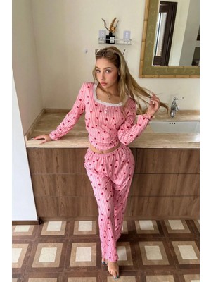 Bella Notte Pembe Dantel Yaka Detaylı Süs Düğmeli Uzun Kollu Pijama Takımı
