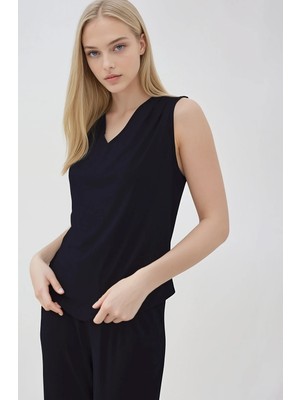 Vitrin V Yaka Omuzu Pileli Bluz