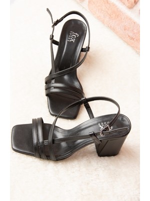 Fox Shoes Siyah Kadın Topuklu Ayakkabı H922741009