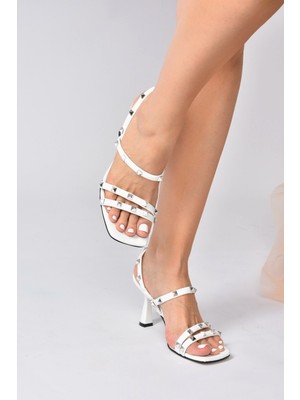 Fox Shoes Beyaz Zımba Detaylı Üç Bant Kadın Topuklu Ayakkabı K404571109