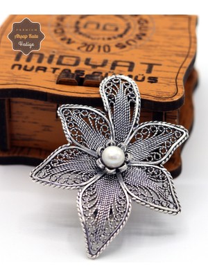 Midyat Nurtaş Gümüş Sedef Taşlı Lotus Model Oksitli Telkari Gümüş Kadın Broş 201025189