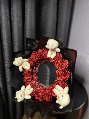 Satence Store LED Işıklı Ayıcıklı Aynalı 15’li Gül Buketi – Özel Tasarım Romantik Aranjman