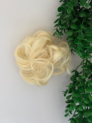 Aura Peruk Platin Renge Sahip Topuz Tokası