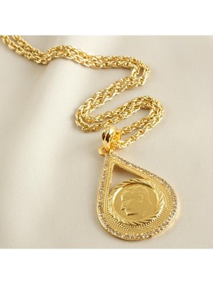 SiHako Oval Şekilli Taşlı Altın Kaplama Kolye