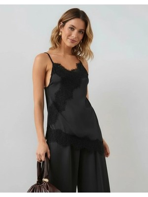 Merlot Asimetrik Dantel Detaylı Bluz