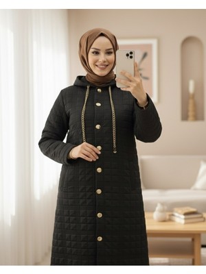 Moda Morfo Kapşonlu Önü Düğmeli Zincir Detaylı Kapitone Kap -Siyah