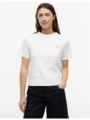 Tommy Hilfiger Kadın Regular Fit Yuvarlak Yakalı Pamuklu Kısa Kollu Beyaz T-Shirt WW0WW49646-YBL
