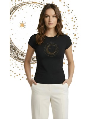 Kurun's Collection Hilal ve Yıldızlar Baskılı Soft Kumaş Bisiklet Yaka Basic Kısa Kol Bluz