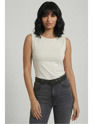 Kurun's Collection Soft Kumaş Kayık Yaka Kolsuz Bluz