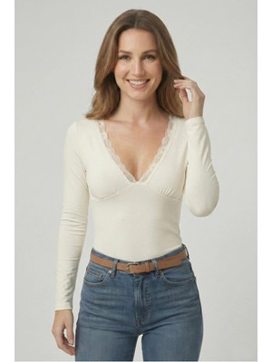 Kurun's Collection Soft Kumaş Kuplu Dantel V Yaka Uzun Kol Bluz