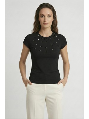 Kurun's Collection Yaka ve Göğüs Inci Işlemeli Soft Kumaş Bisiklet Yaka Basic Kısa Kol Bluz