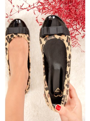 Fox Shoes Siyah/Leopar Kadın Babet 9726019502