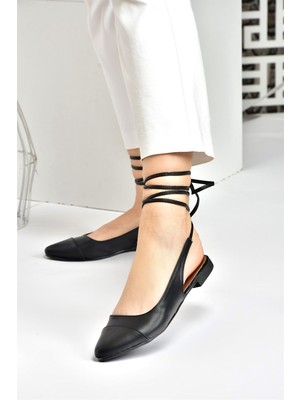 Fox Shoes Siyah Bilek Bağlamalı Kadın Babet M726890209