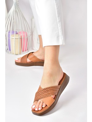 Fox Shoes Taba Hakiki Deri Çapraz Bantlı Kadın Terlik M291049903