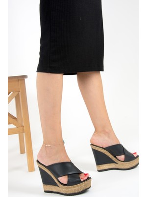 Fox Shoes Siyah Kadın Terlik F674072009