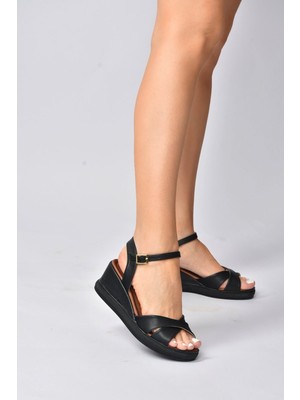 Fox Shoes Siyah Dolgu Topuklu Kadın K674305009