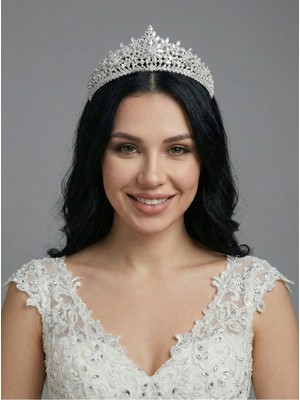 Magic Tiara Simetrik Taş Işlemeli Kristal Gelin Tacı – Klasik Kraliyet Stili Taç