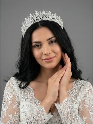 Magic Tiara Işıltılı Zarafetin Simgesi – Yüksek Formlu Taşlı Gelin Tacı
