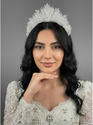 Magic Tiara Inci ve Kristal Detaylı Gelin Tacı – El Yapımı Taç Modeli