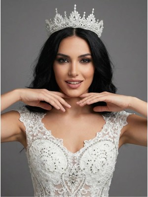 Magic Tiara El Yapımı Kristal Taç – Işıltılı ve Göz Alıcı Özel Gün Aksesuarı