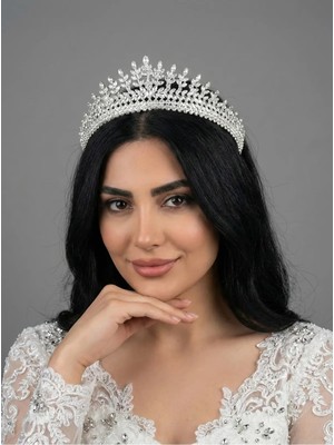 Magic Tiara Yoğun Taş Işlemeli Işıltılı Gelin Tacı – Yaprak Motifli Zarif Tasarım
