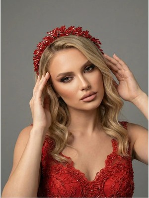 Magic Tiara El Yapımı Çiçek Detaylı Taç – Zarif ve Romantik Dokunuş