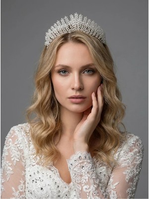 Magic Tiara Kristal Taşlı Işıltılı Kraliçe Model Gelin Tacı - Zarif Düğün Saç Aksesuarı