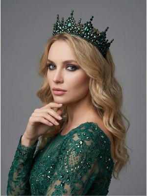 Magic Tiara El Yapımı Kristal Taç – Işıltılı ve Göz Alıcı Özel Gün Aksesuarı