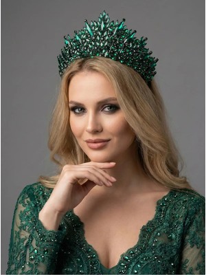 Magic Tiara El Yapımı Kristal Gelin Tacı – Işıltılı ve Modern Tasarım