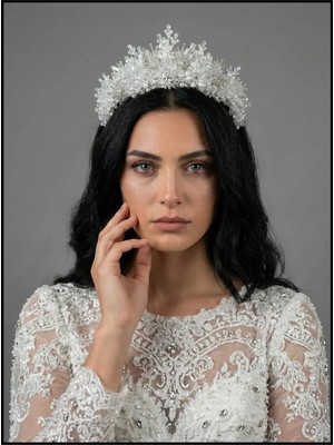 Magic Tiara Işıltılı 3D Inci ve Kristal Gelin Tacı – Hacimli El Yapımı Taç