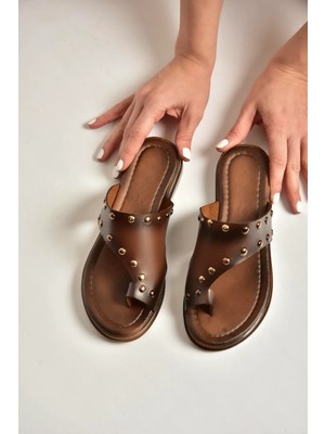 Fox Shoes Y390450403 Kahverengi Hakiki Deri Zımba Detaylı Kadın Terlik