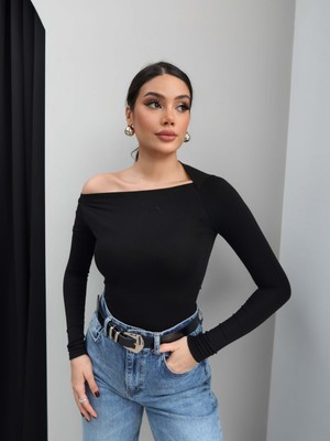 Esra Helvacı Kare Yaka Uzun Kollu Bluz