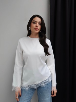 Esra Helvacı Dantel Detaylı Sırt Bağlamalı Saten Bluz