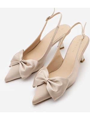 Marjin Kadın Stiletto Arkası Açık Fiyonk Detaylı Topuklu Ayakkabı Sarvel Bej Saten