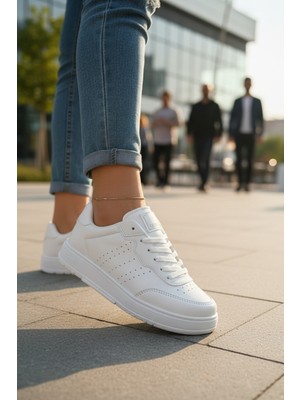 Enoch Kadın Spor Ayakkabı Delikli Detaylı ve Hafif Comfort Düz Tabanlı Günlük Sneaker