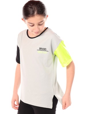 Toontoy Kız Çocuk Baskılı Bisiklet Yaka Kısa Kollu Tişört - Renk Bloklu